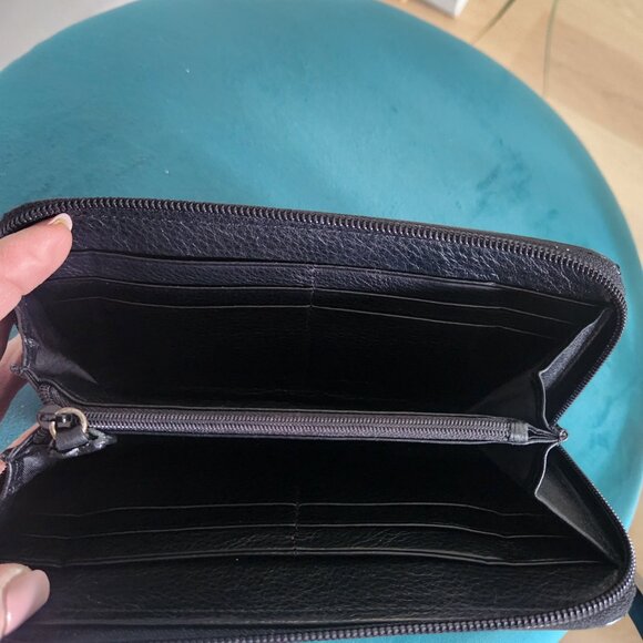 BRIGHTON ~ Burgundy Maroon PONY HAIR & Black Leather Zip Wallet Clutch ~ EUC - Picture 2 of 4